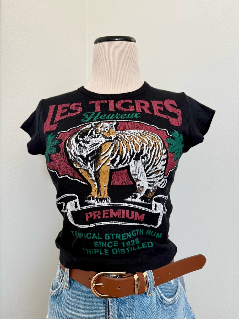 Urban Outfitters Black Y2K Graphic Retro Tiger Baby Tee Cropped Size S